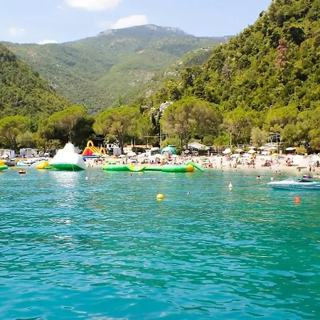 Double Medveja 7775d Gæstehus 3*